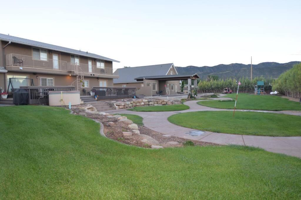 Tacit Shadow Resort Shangri-La King Suite, Gym, Coffee Bar, Hot-Tub, Free Laundry, Food Available Parowan Dış mekan fotoğraf
